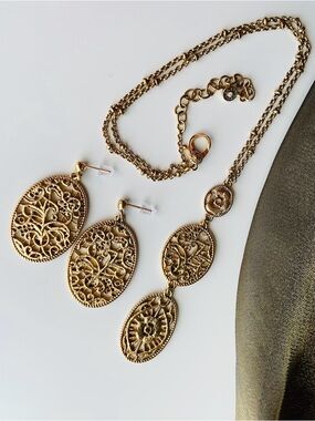 Monet filigree necklace and earrings set